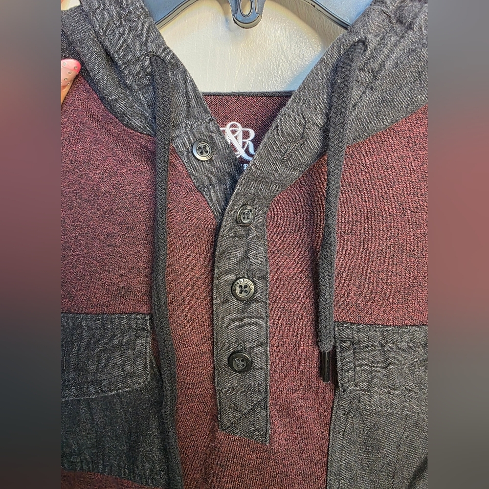*3 FOR $12* Rock & Republic Maroon and Charcoal Long Sleeve Hooded Shirt - Picture 4 of 7